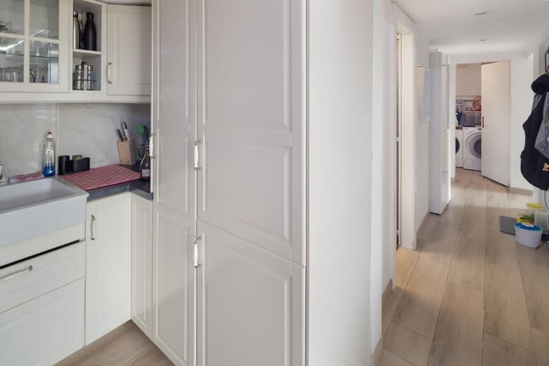 Charming 4.5-room chalet in Lens – Fully renovated with a wonderful view (19)