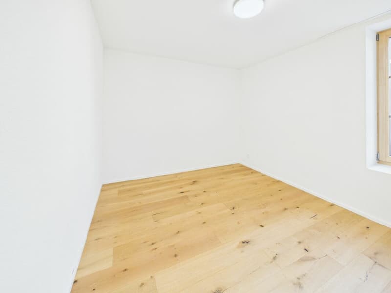 Charmante 2.5-Zimmer-Wohnung in ruhiger Lage in Hofstetten-Flüh (7)