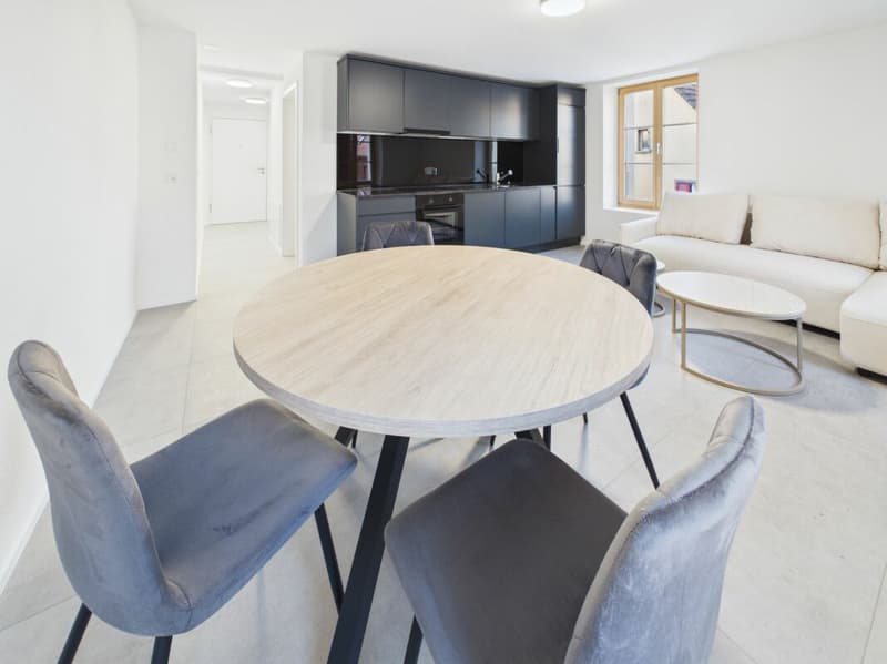 Charmante 2.5-Zimmer-Wohnung in ruhiger Lage in Hofstetten-Flüh (3)