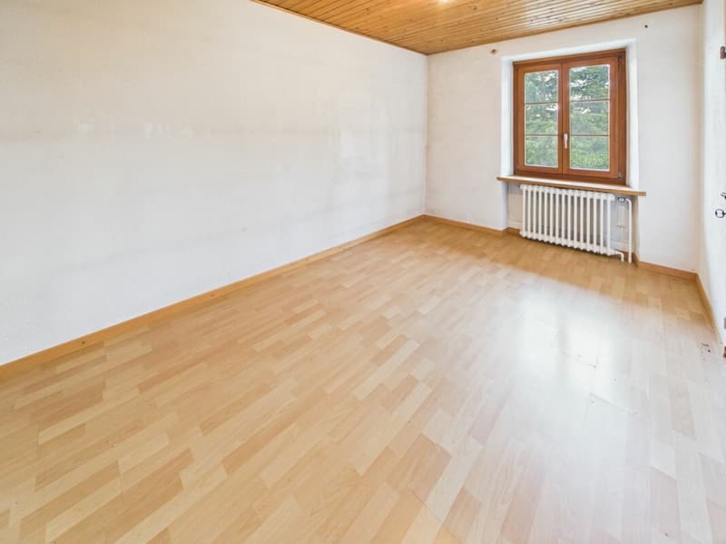 Seltene Gelegenheit: Wohnhaus mit Ökonomieteil und Baulandreserve auf 1'752 m² in Lostorf (4)