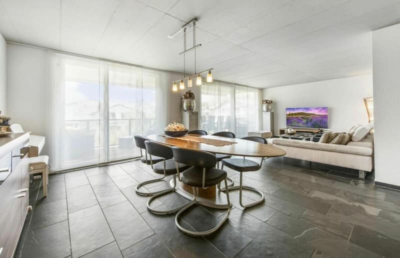 Grosszügige 4.5-Zimmer-Wohnung in ruhiger Lage (2)