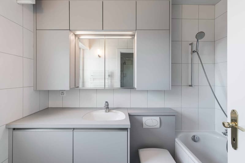 Salle de bains avec WC