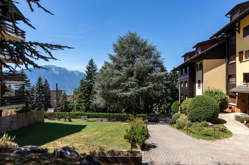 Spacious 4.5-room apartment in a quiet location with lake view (9)