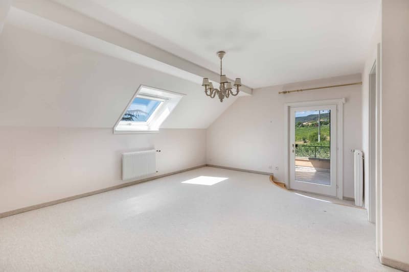 Chambre avec accès au balcon - 1er étage - 4.5 pièces