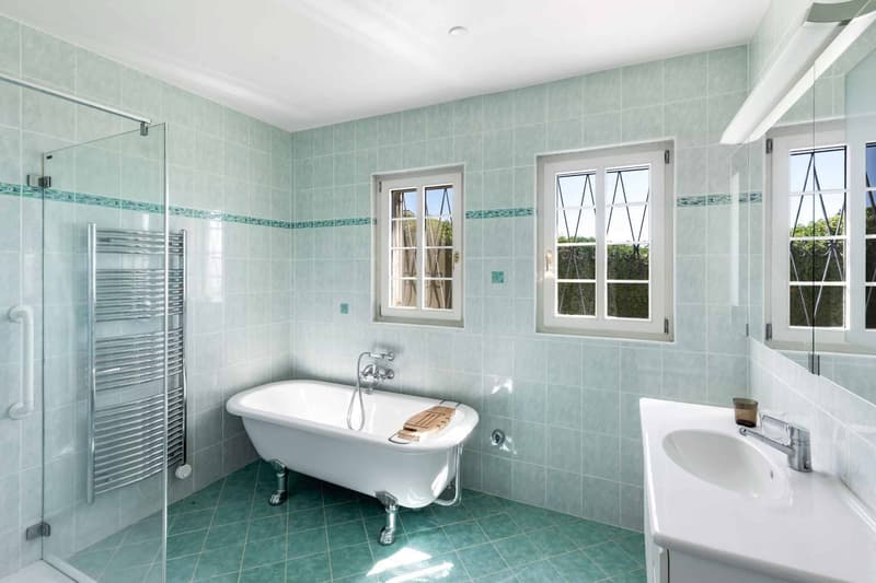 Salle d'eau avec WC en suite - Rez de chaussée