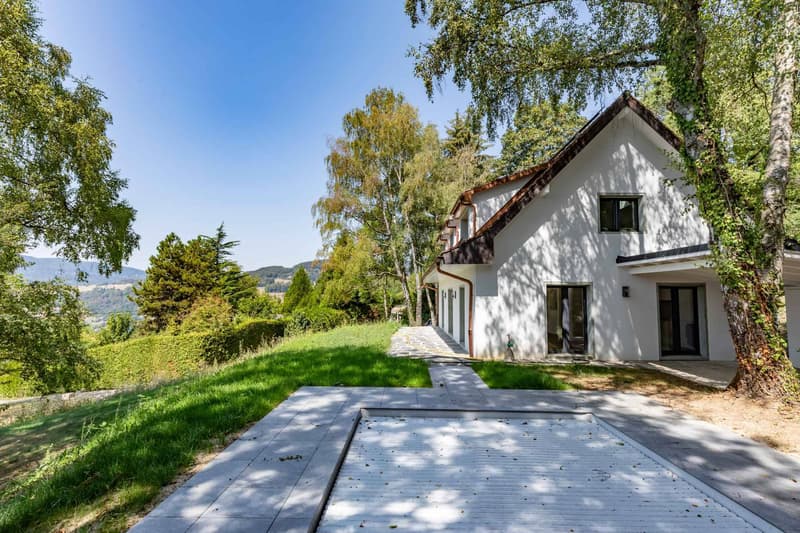 Villa contemporaine entièrement rénovée avec piscine (2)