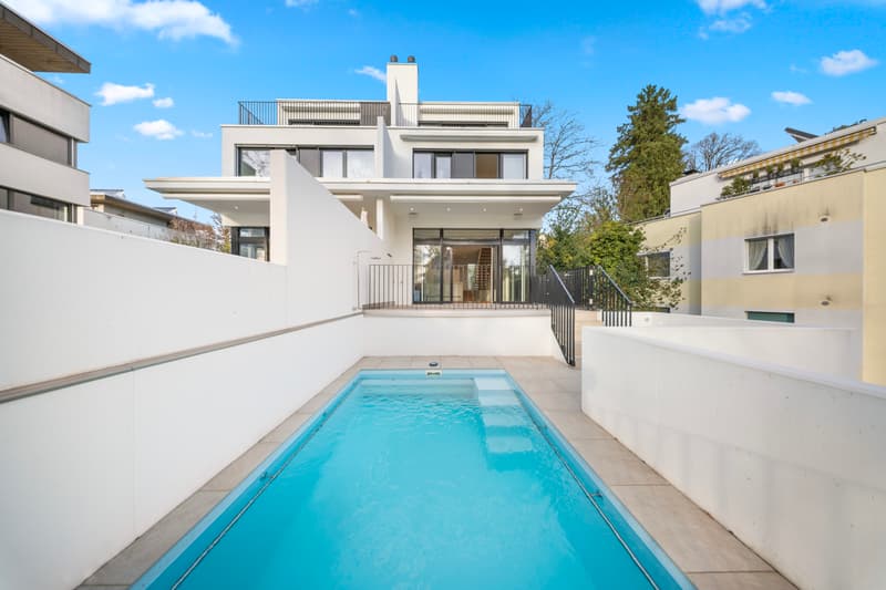 Maison de terrasse exclusive avec piscine, ascenseur et appartement indépendant à Riehen (1)