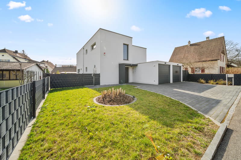Spacious single-family house with many possibilities in Möhlin (2)