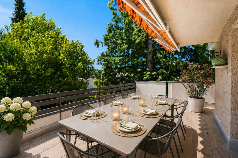 Vaste appartement en attique de 4,5 pièces - vivre au-dessus des cimes des arbres (11)