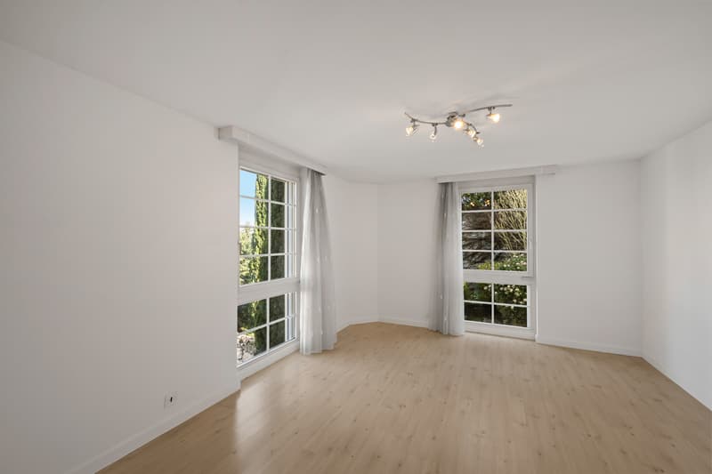 Much space. Much privacy. Dreamy long-distance view. Close to forest and meadows. (10)
