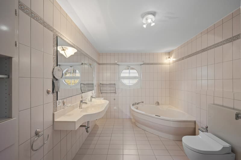 Much space. Much privacy. Dreamy long-distance view. Close to forest and meadows. (12)
