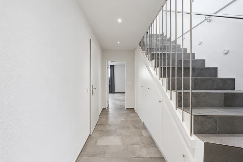 4.5 Zimmer, Maisonette-Flair & 247 m² Gartenidylle (8)