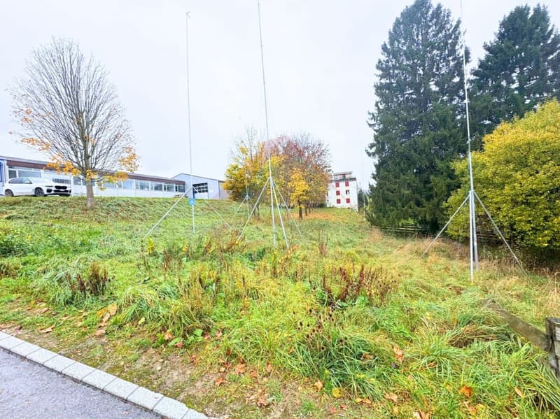 Opportunité d'investissement dans le Jura bernois - terrain à bâtir avec permis approuvé pour 11 appartements (6)