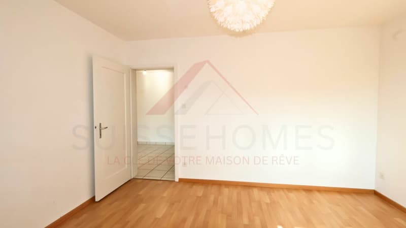 Marly - Renovated 3.5-room apartment with sunny balcony and green views (12)