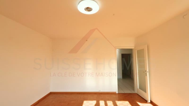 Marly - Renovated 3.5-room apartment with sunny balcony and green views (4)