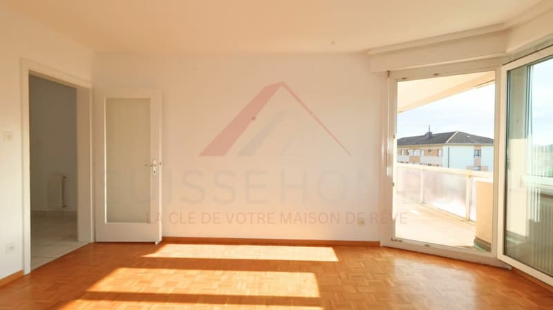 Marly - Renovated 3.5-room apartment with sunny balcony and green views (5)