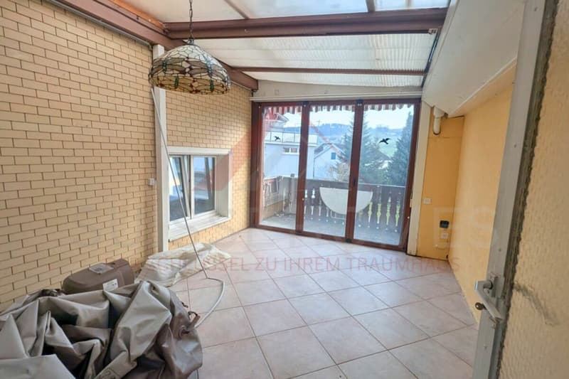 Casa multifamiliare nella zona centrale di Grossdietwil con spazio commerciale e potenziale di sviluppo polivalente (4)