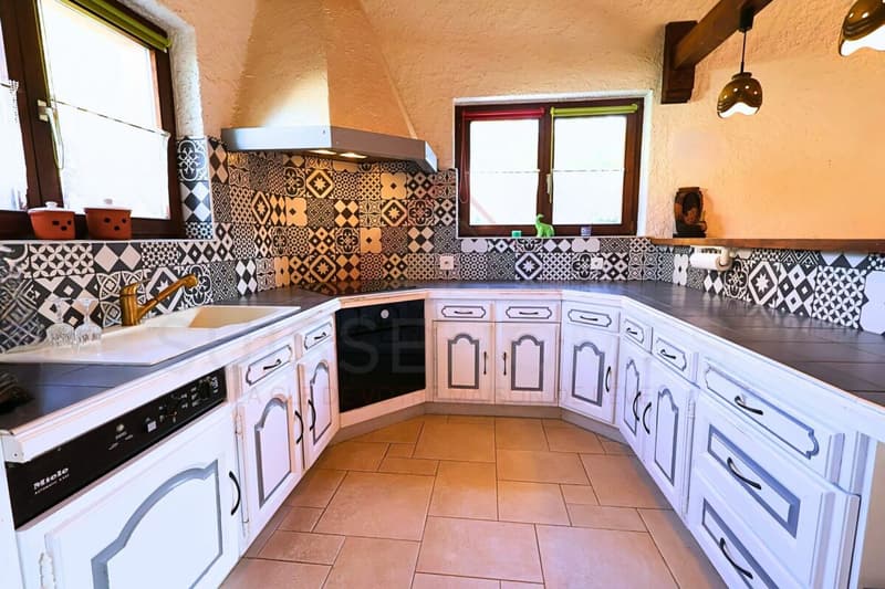 Porrentruy - Beautiful spacious villa with pool, jacuzzi, and independent accommodation (6)