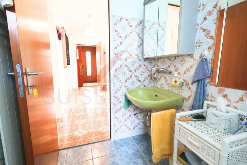 Delémont - Property with 3 apartments and strong potential for appreciation in a central neighborhood (11)