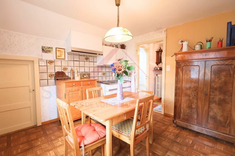 Delémont - Property with 3 apartments and strong potential for appreciation in a central neighborhood (21)