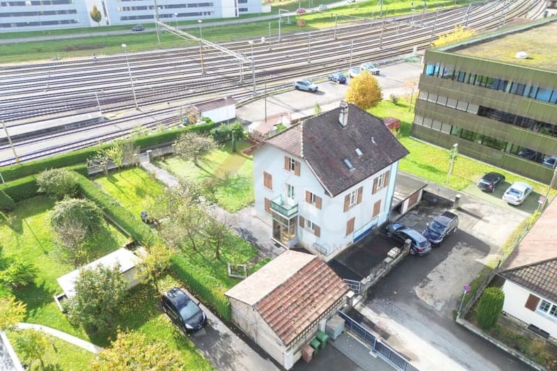 Delémont - Property with 3 apartments and strong potential for appreciation in a central neighborhood (2)