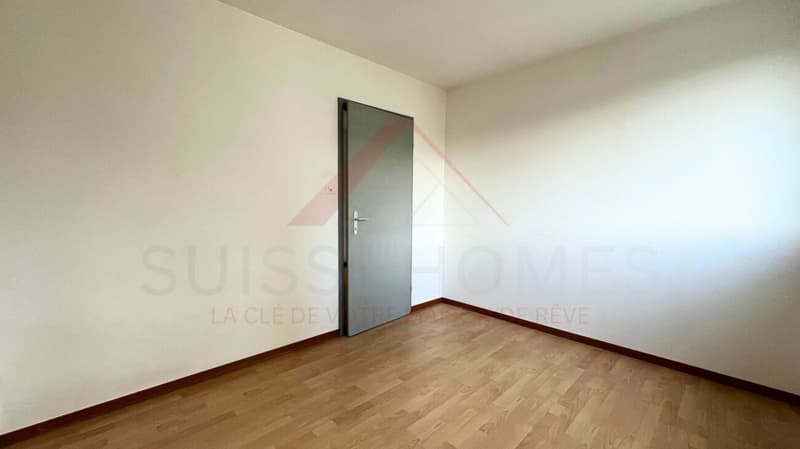 Delémont - Bel appartement 3.5 pièces rénové avec terrasse et vue panoramique (10)