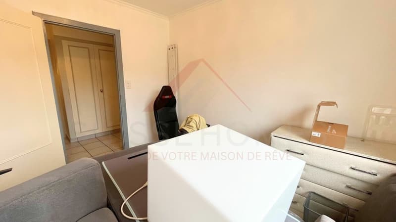 Le Locle - 3.5 room apartment with balcony, brightness and great potential (9)