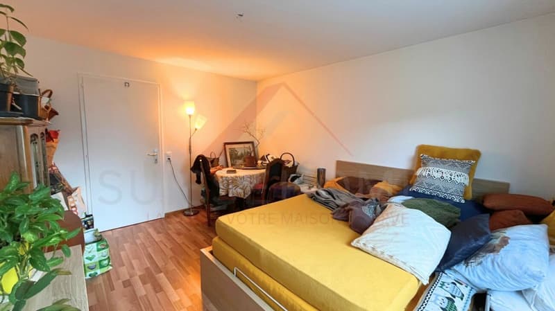 3.5-Room Apartment with Loggia and Valley View in Le Locle (6)
