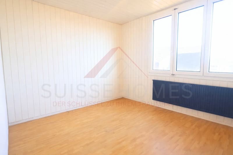 Exclusive single-family house with pool, lake view, and spacious garden (21)
