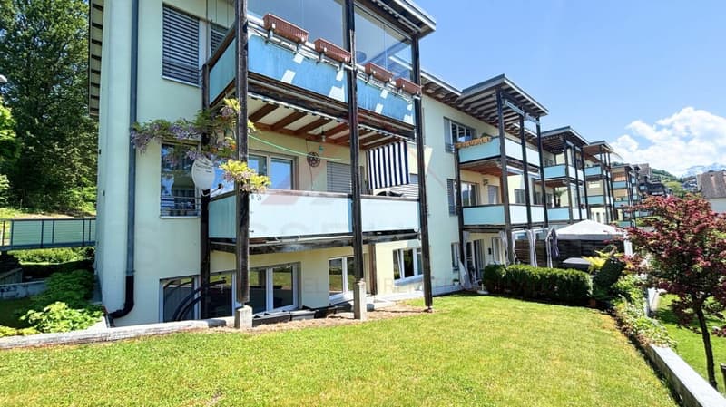 Living experience with potential: 3-room apartment in Greppen (2)