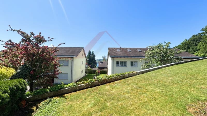 Living experience with lake view: First-class 2.5-room apartment in Greppen (11)