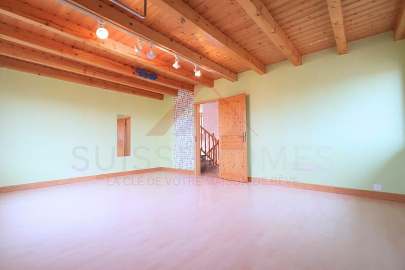 Exceptional family home with pool, sauna, and large garden in La Brillaz (16)