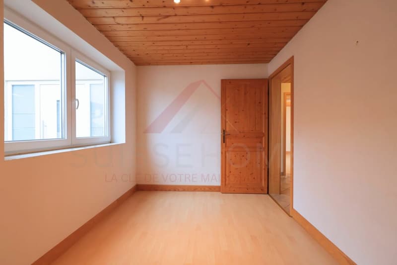 Exceptional family home with pool, sauna, and large garden in La Brillaz (14)