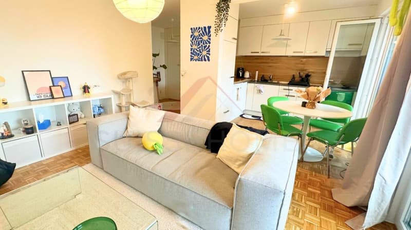 Fribourg center - Renovated 2.5-room apartment, elegant and ready to move in (3)