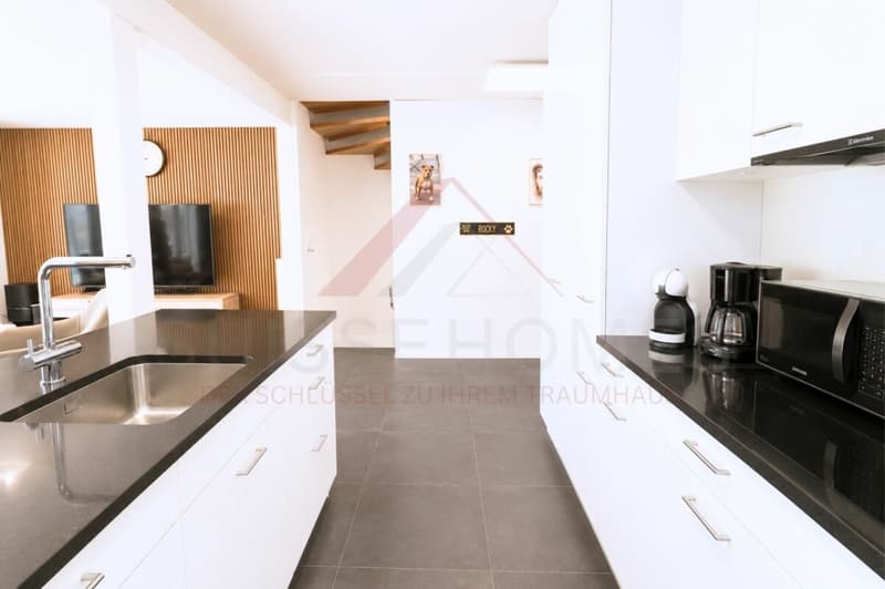 Brand new 5.5-room row house with pool and spacious plot (9)