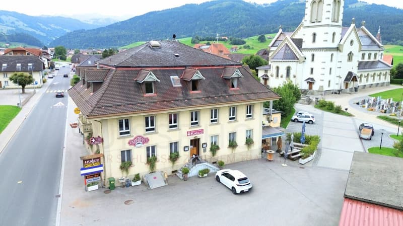 Attractive residential and commercial building with restaurant and development opportunities in Plaffeien (1)