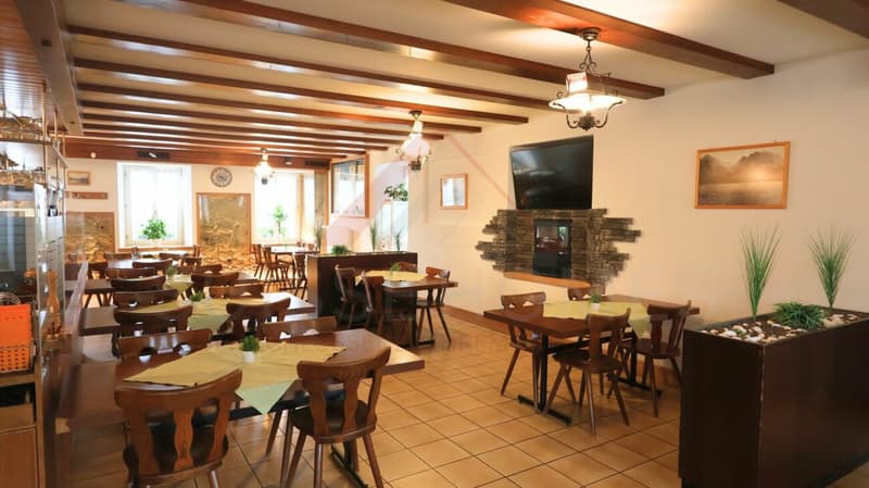 Attractive residential and commercial building with restaurant and development opportunities in Plaffeien (2)
