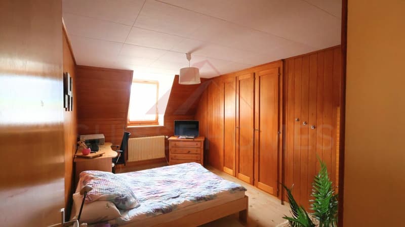 Attractive residential and commercial building with restaurant and development opportunities in Plaffeien (21)