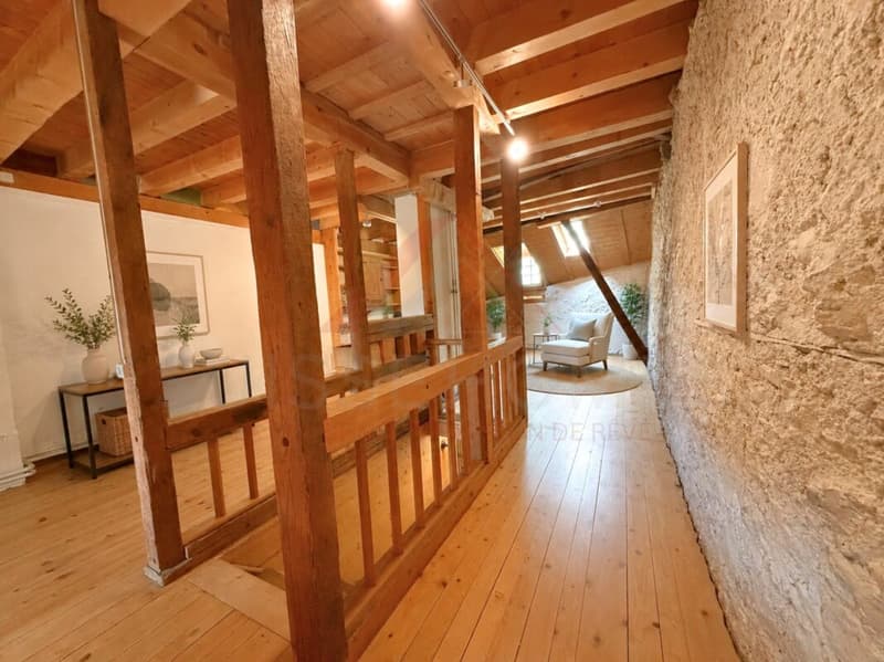 Attic Apartment with 3 Rooms, Charm and Beautiful Volumes in the Heart of Romainmôtier (6)
