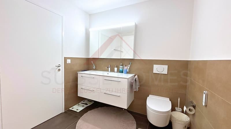 Moderne 5.5-Zimmer-Maisonette mit Loggia, Designküche und Minergie-Standard in zentraler Lage (13)