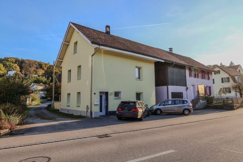 Single-family house with potential in Ammerswil (1)