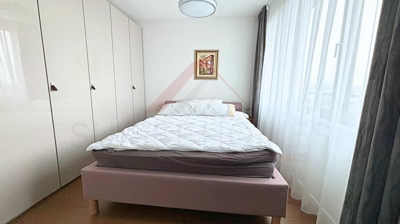 Exklusive 5.5 Zimmer Maisonette mit Designküche, Loggia und Minergie Standard (11)
