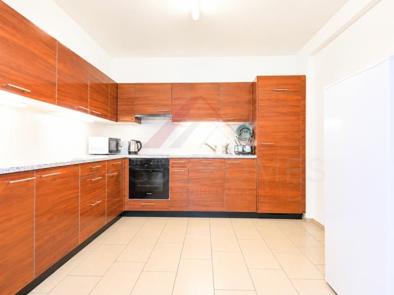 Perfect for families - 4.5 room apartment with balcony and playground in front of the door (5)