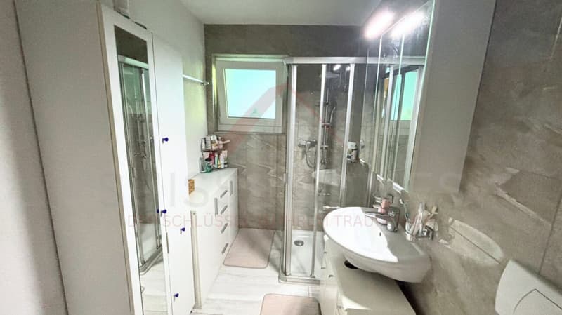 Vista lacustre da sogno sul lago di Lucerna | Appartamento esclusivo 2,5 locali con terrazza di 35 m² (20)