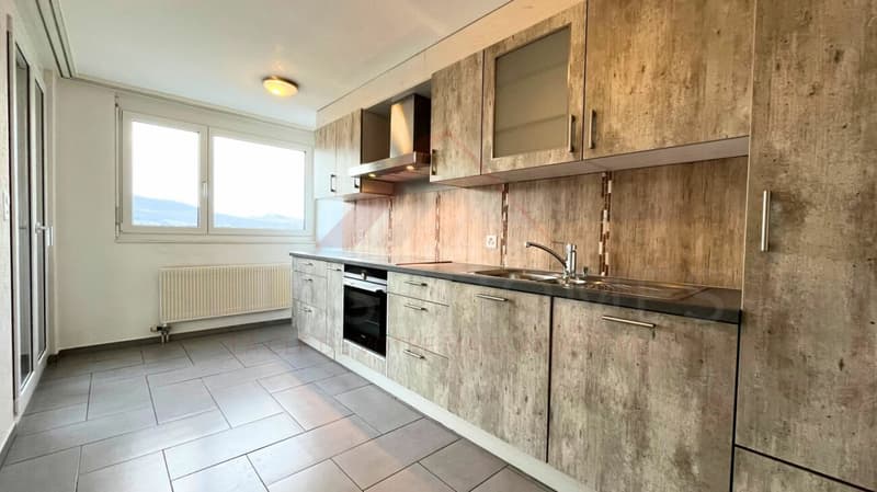 Exceptional panoramic view - Magnificent 3.5 rooms renovated in Delémont (5)