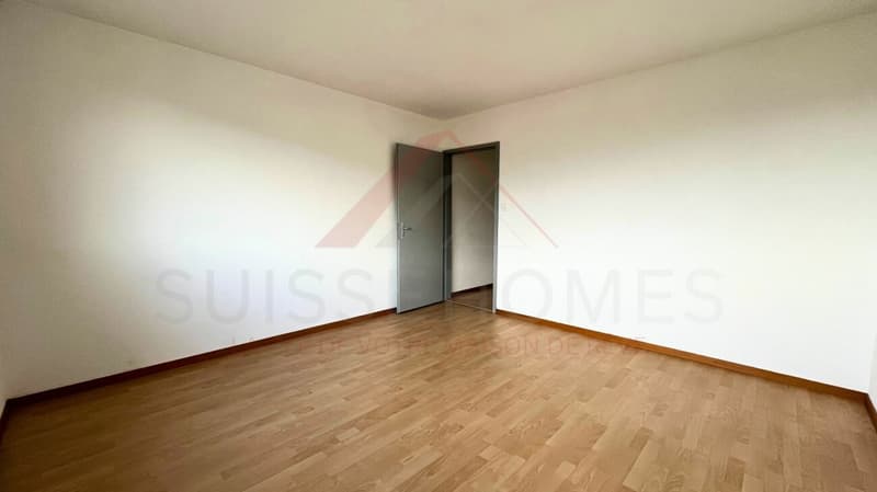 Exceptional panoramic view - Magnificent 3.5 rooms renovated in Delémont (7)