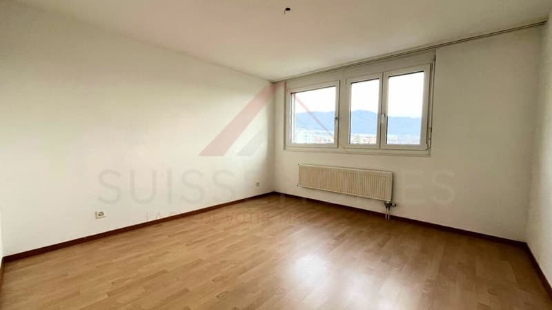 Exceptional panoramic view - Magnificent 3.5 rooms renovated in Delémont (8)