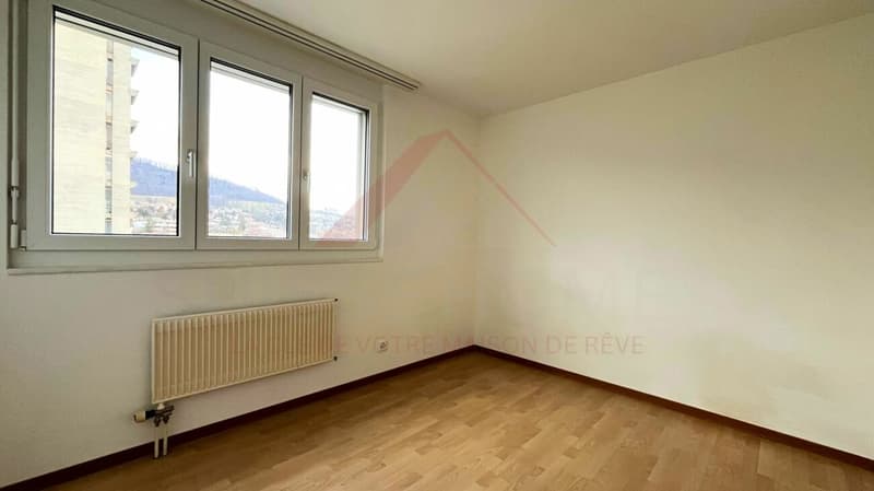 Exceptional panoramic view - Magnificent 3.5 rooms renovated in Delémont (9)