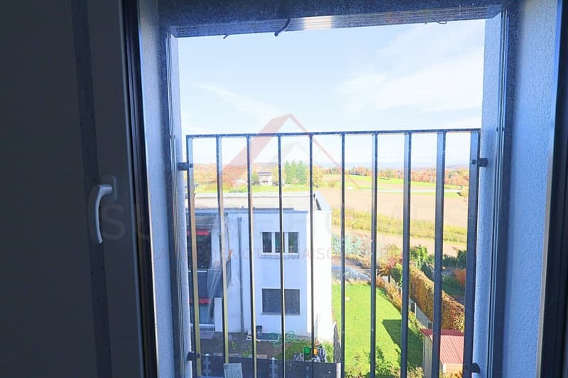 Living with style: superb 4.5-room apartment in Düdingen with beautiful volumes (28)