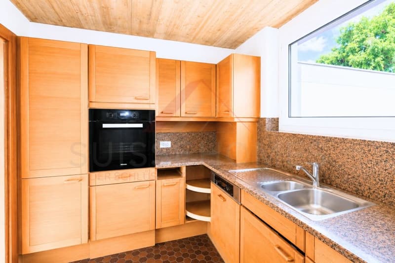 Vue lacustre de rêve sur le lac de Bienne Maison 8,5 pièces avec piscine et terrain de 1'443 m² (10)